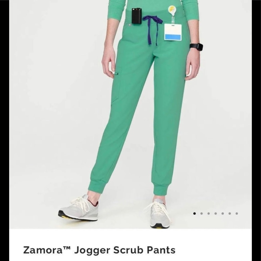 NWT Figs Surgical Green Scrub Set: Top XS/Pants S